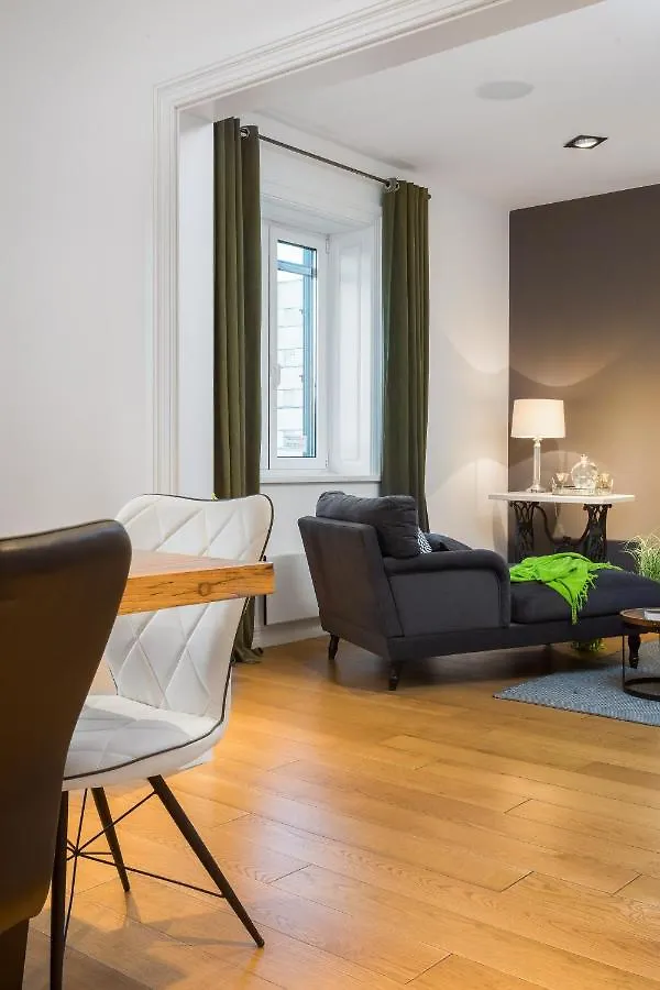 Charlie Chaplin Apartment Split